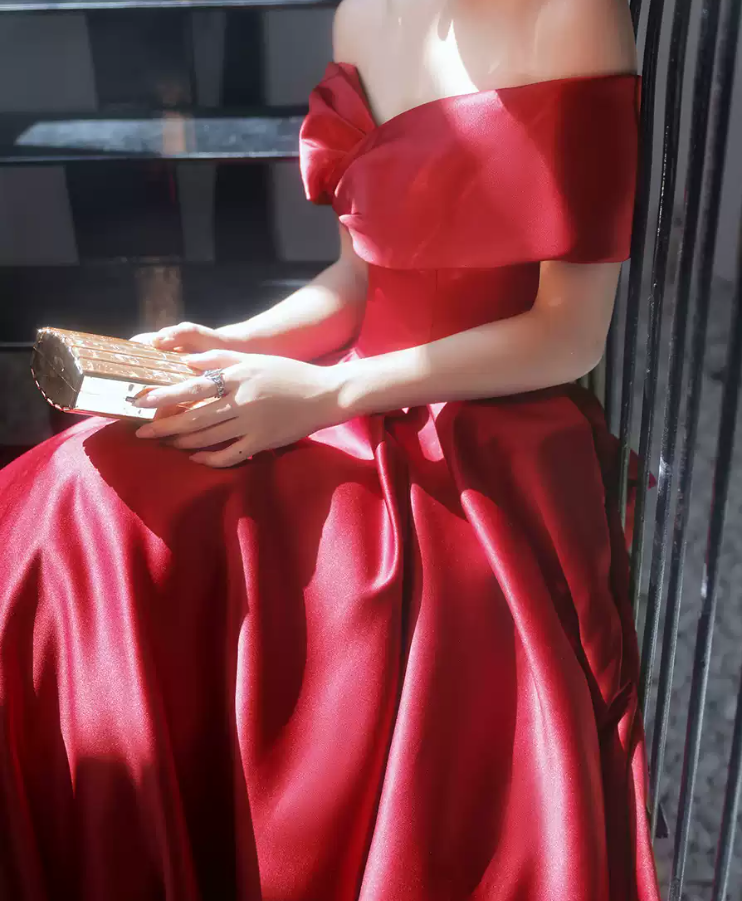 Classic Off-Shoulder Red Prom Dress Satin A-Line Evening Dress C8971
