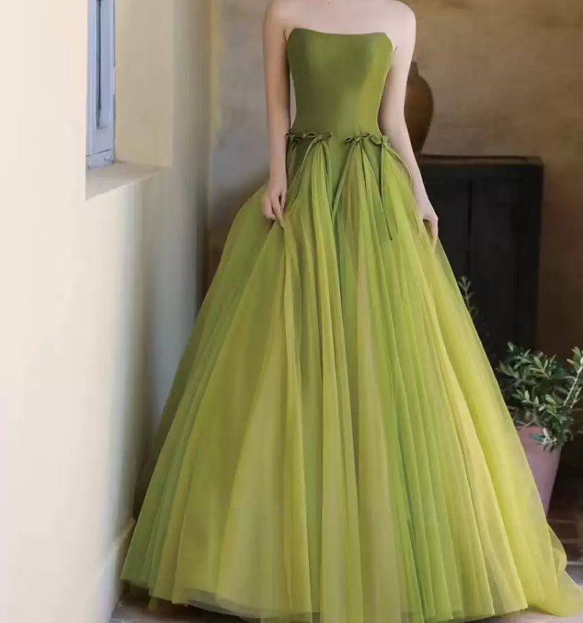 Robe de bal de princesse bustier à volants en satin long, robe de soirée C8117