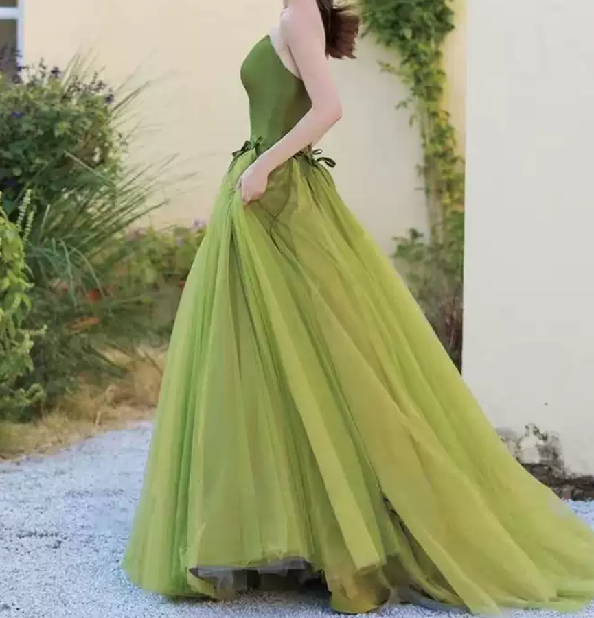 Robe de bal de princesse bustier à volants en satin long, robe de soirée C8117