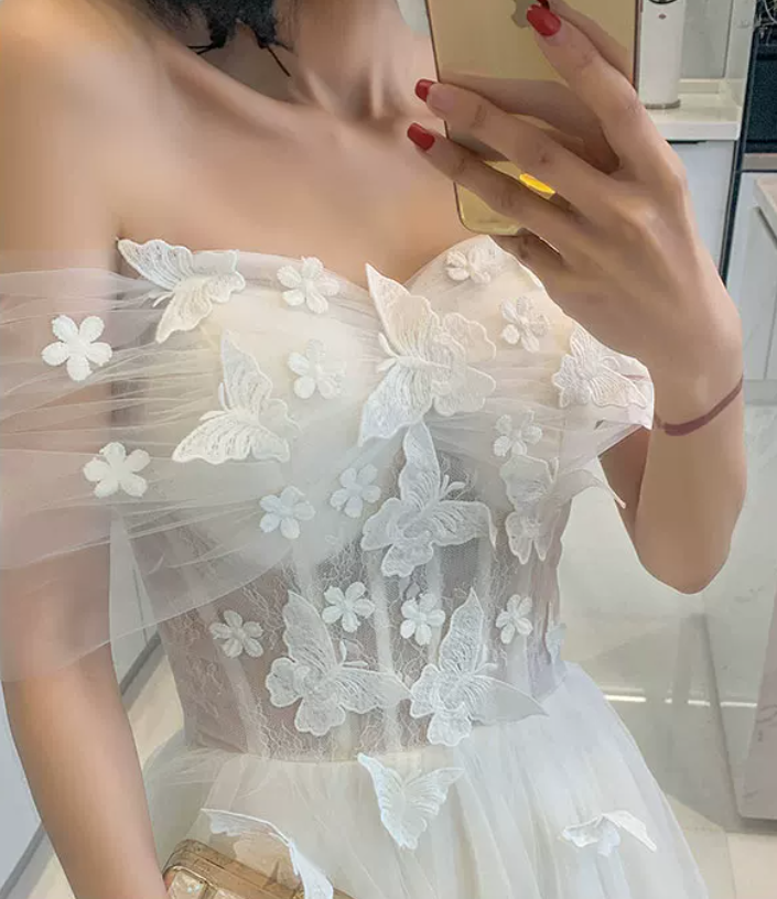 Unique Short Sleeve Off-Shoulder Wedding Dresses Appliques Tulle A-Line Bridal Dress C9011