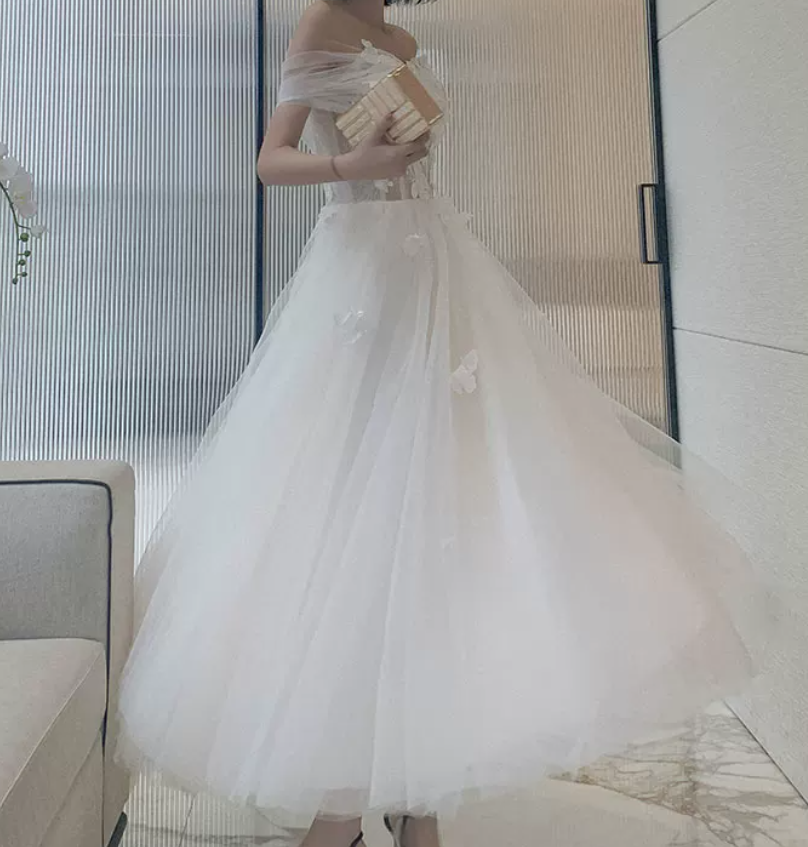 Unique Short Sleeve Off-Shoulder Wedding Dresses Appliques Tulle A-Line Bridal Dress C9011