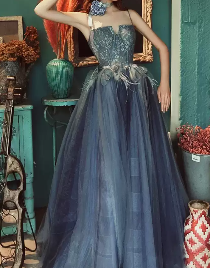 Chic Spaghetti Straps Bodice Prom Dress Blue Tulle A-Line Evening Dress C9018