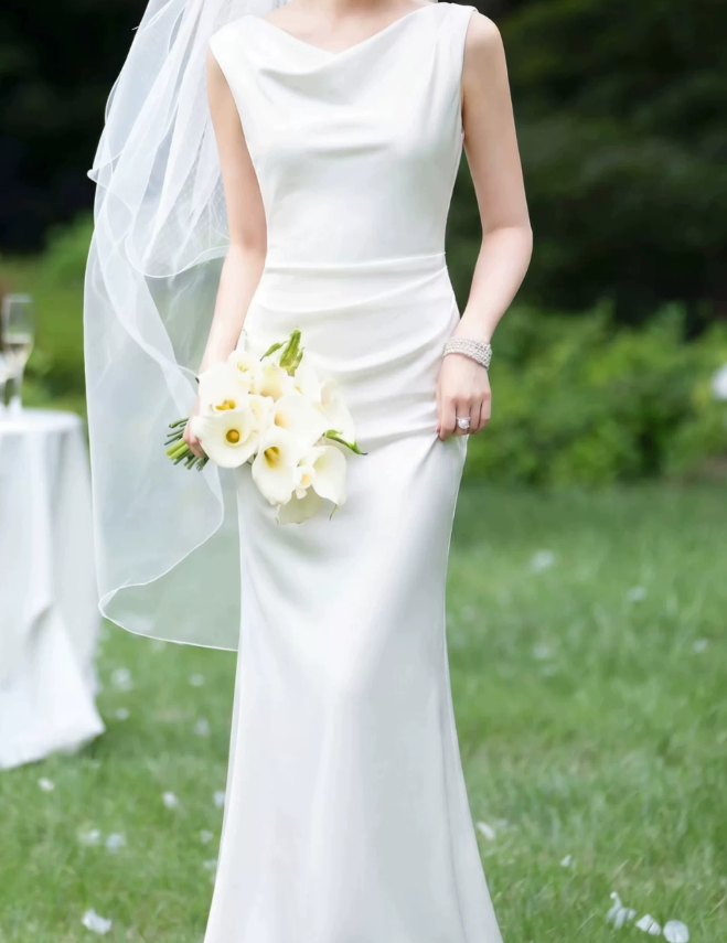 Superbe robe de mariée sirène bustier en satin et tulle, longue et en dentelle, C4563