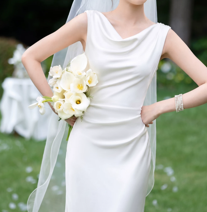 Superbe robe de mariée sirène bustier en satin et tulle, longue et en dentelle, C4563