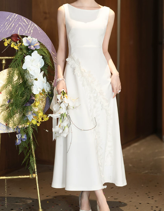 Superbe robe de mariée sirène bustier en satin et tulle, longue et en dentelle, C4563