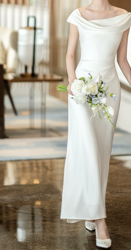 Superbe robe de mariée sirène bustier en satin et tulle, longue et en dentelle, C4563
