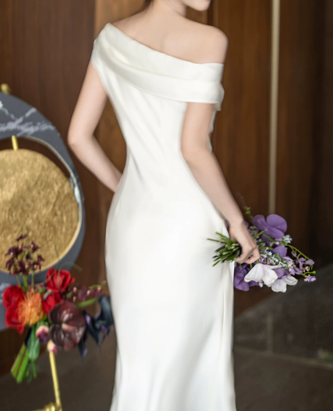 Superbe robe de mariée sirène bustier en satin et tulle, longue et en dentelle, C4563