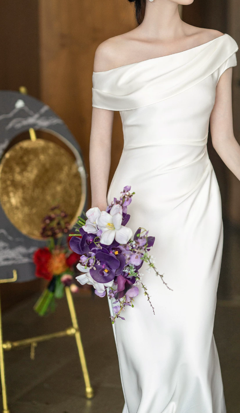 Superbe robe de mariée sirène bustier en satin et tulle, longue et en dentelle, C4563