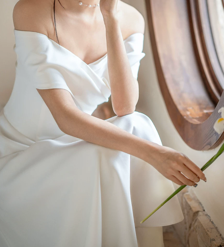 Superbe robe de mariée sirène bustier en satin et tulle, longue et en dentelle, C4563