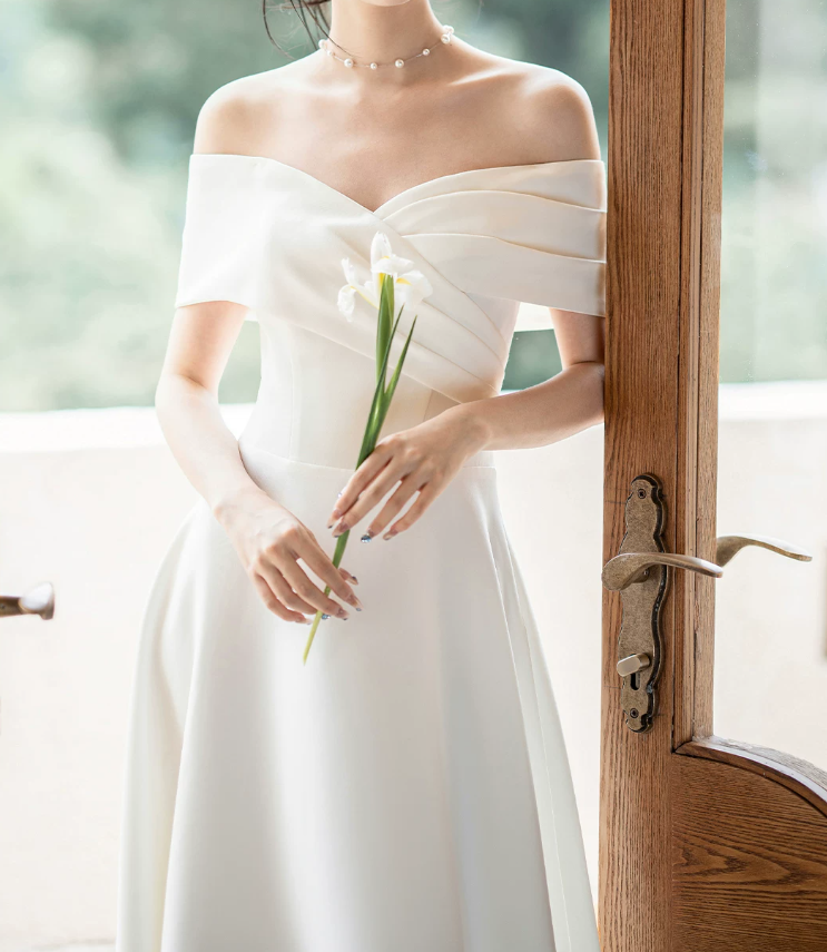 Superbe robe de mariée sirène bustier en satin et tulle, longue et en dentelle, C4563