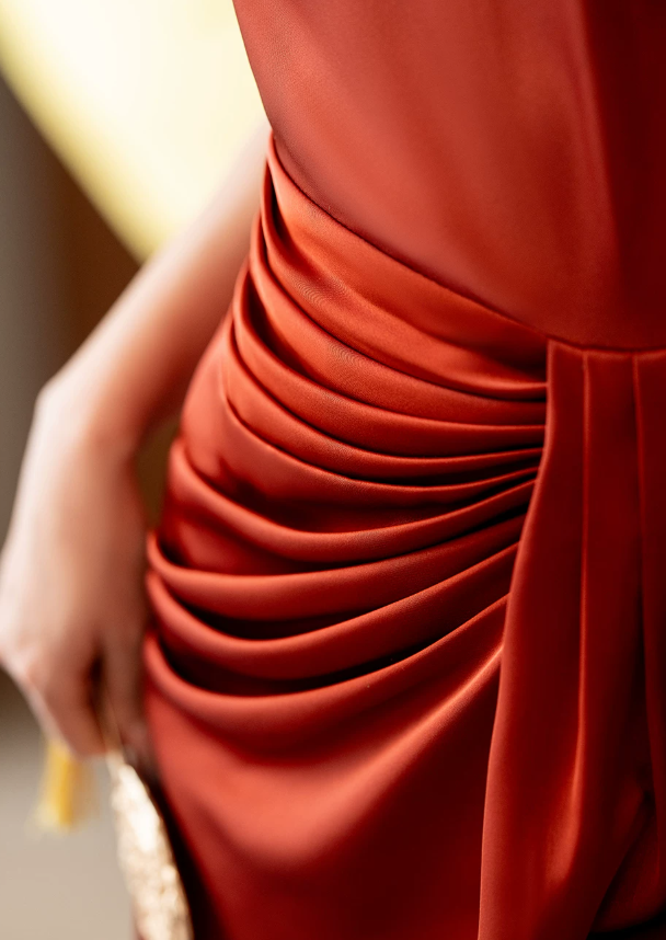 Graceful Halter Neck Red Prom Dress Sleeveless Pleated Mermaid Evening Dress C9062