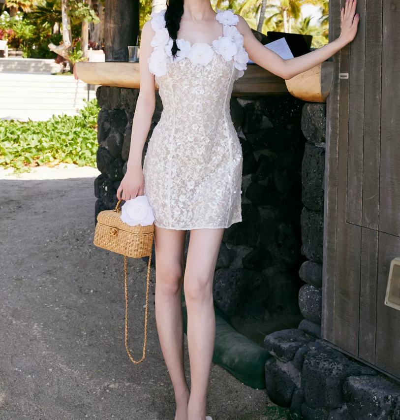 Glittering Spaghetti Straps Homecoming Dress Appliques Sequins Sheath Party Dress C9100