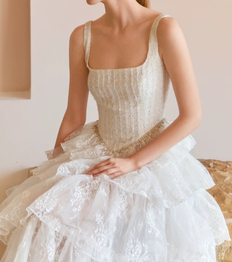 Attractive Spaghetti Straps Wedding Dresses Lace Beading Tiered A-Line Bridal Dress C9107
