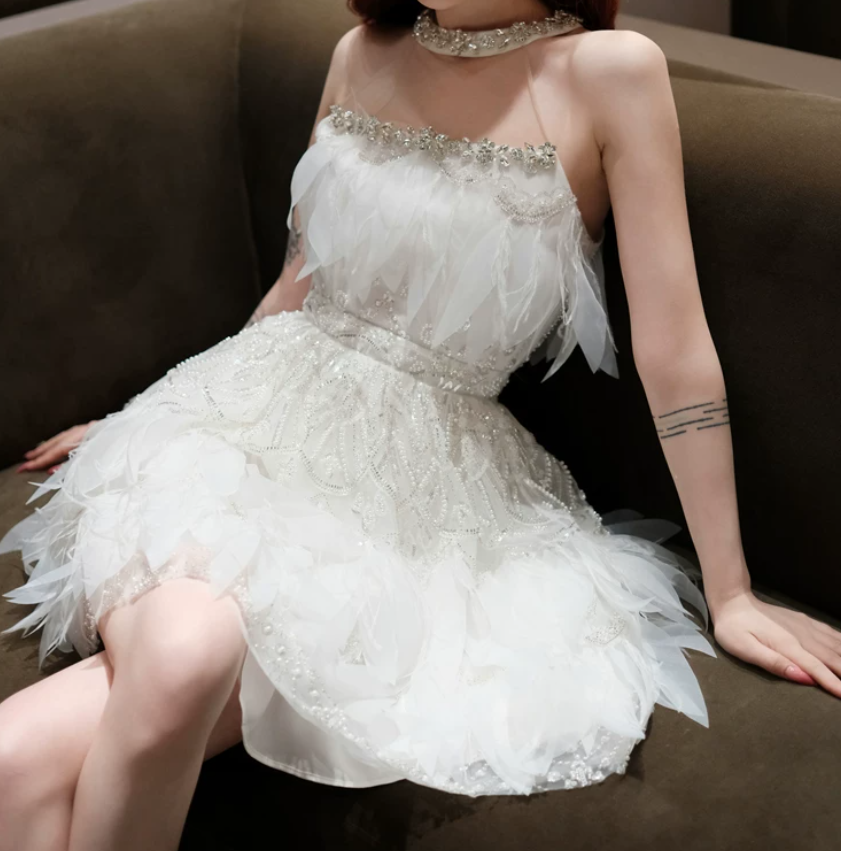 Chic Halter Neck White Homecoming Dress Feather Beaded A-Line Party Dress C9157