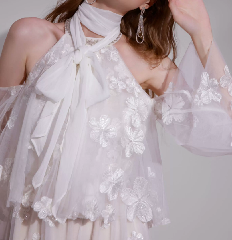 Glam Halter Neck White Prom Dress Long Sleeve Appliques A-Line Evening Dress C9158
