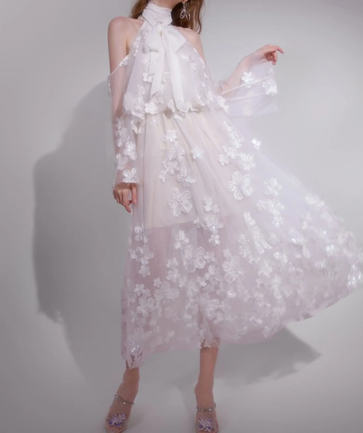 Glam Halter Neck White Prom Dress Long Sleeve Appliques A-Line Evening Dress C9158