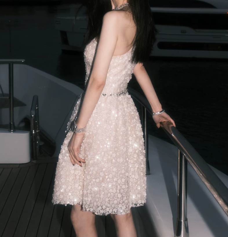 Sparkly Halter Neck Beaded Homecoming Dress Beige Sequins A-Line Party Dress C9167