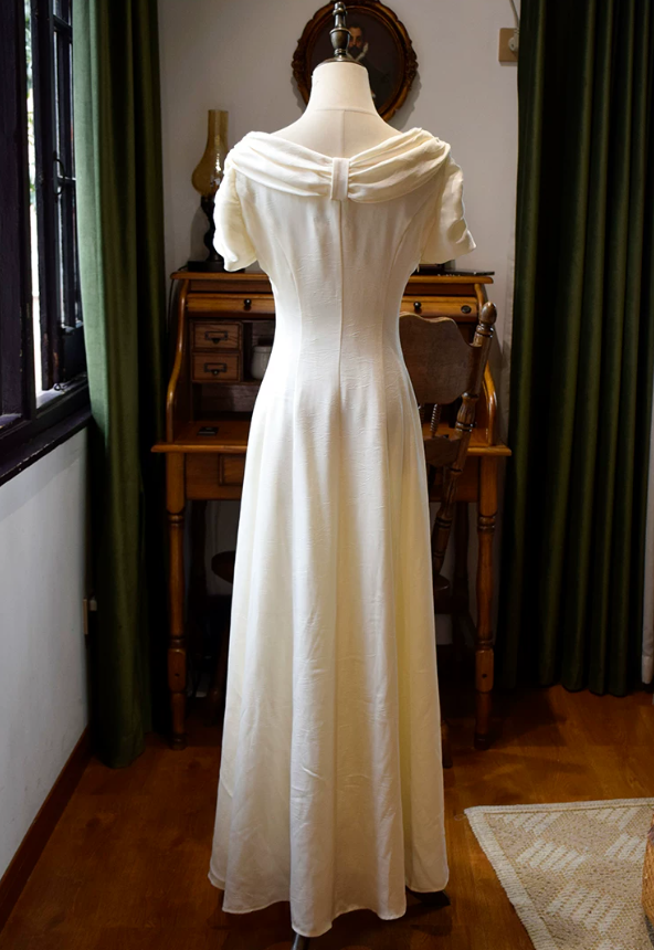 Chic Jewel Neck Wedding Dresses Short Sleeve Satin A-Line Bridal Dress C9199