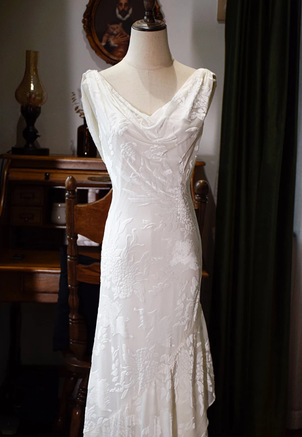 Superbe robe de mariée sirène bustier en satin et tulle, longue et en dentelle, C4563