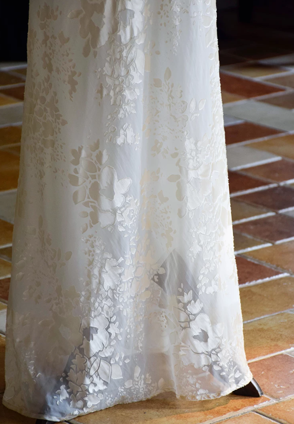Romantic Spaghetti Straps Wedding Dresses Floral A-Line Bridal Dress C9208