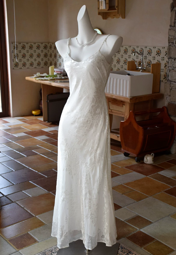 Romantic Spaghetti Straps Wedding Dresses Floral A-Line Bridal Dress C9208