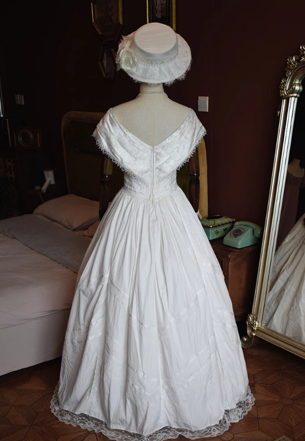 Ornate Off-Shoulder Wedding Dresses Lace A-Line Bridal Dress C9209