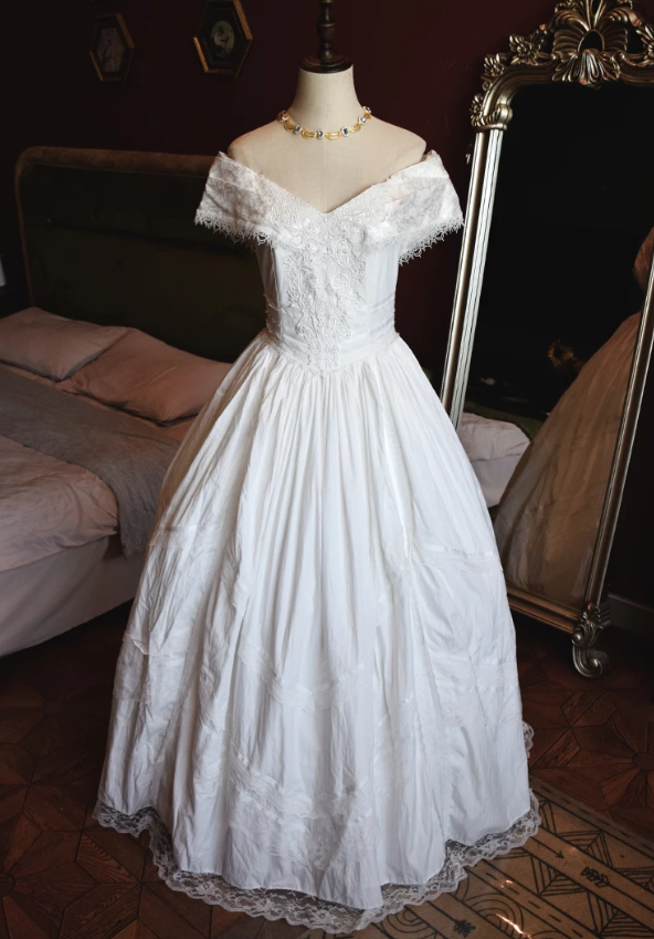 Ornate Off-Shoulder Wedding Dresses Lace A-Line Bridal Dress C9209