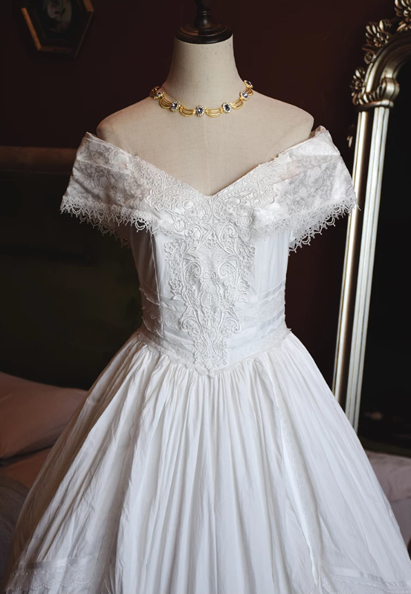 Ornate Off-Shoulder Wedding Dresses Lace A-Line Bridal Dress C9209