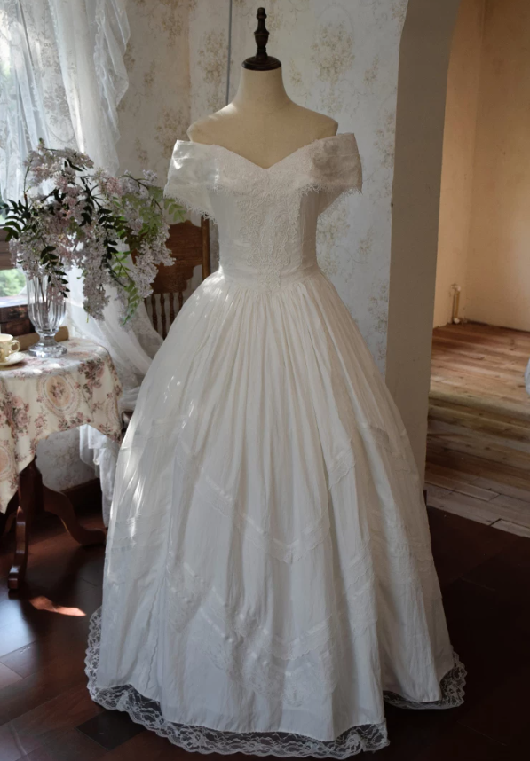 Ornate Off-Shoulder Wedding Dresses Lace A-Line Bridal Dress C9209