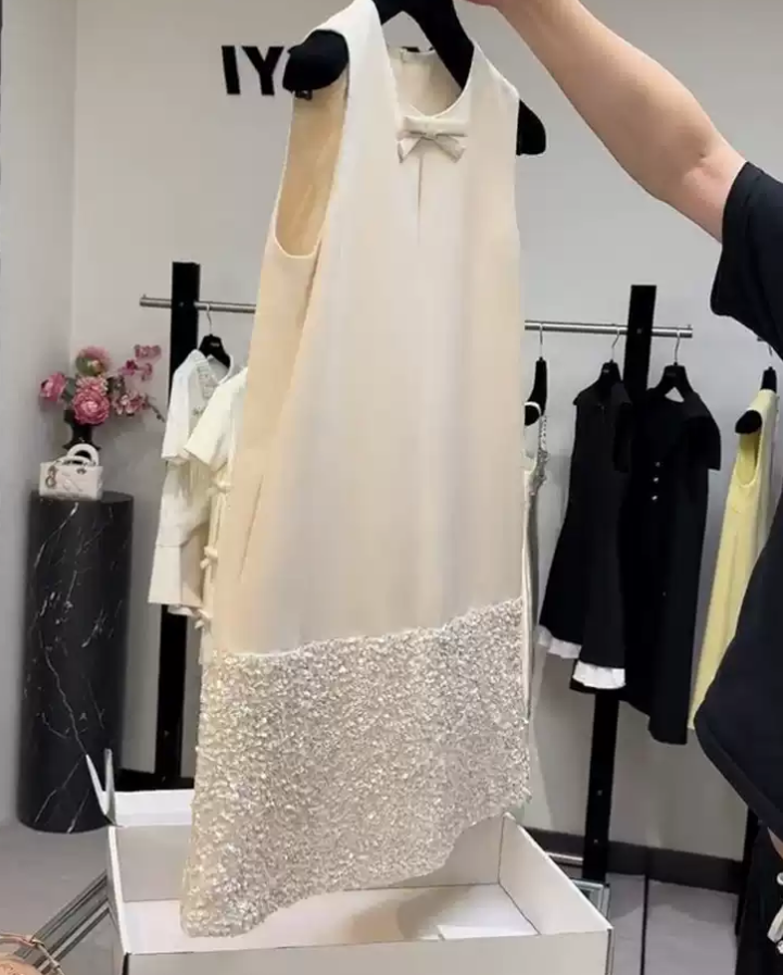 Mini robe de soirée en satin, sans bretelles, sans manches, ligne a, simple, C899