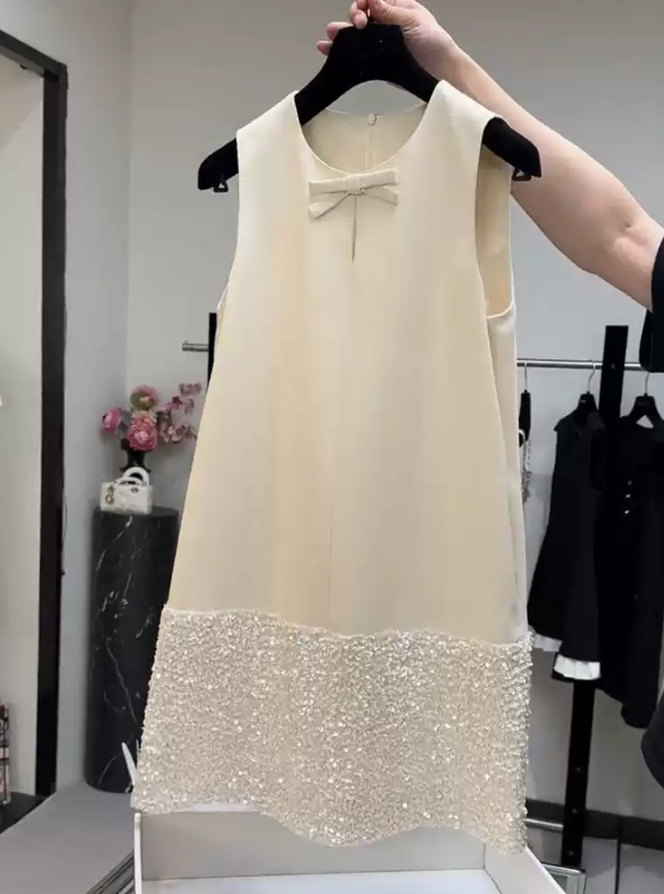 Mini robe de soirée en satin, sans bretelles, sans manches, ligne a, simple, C899