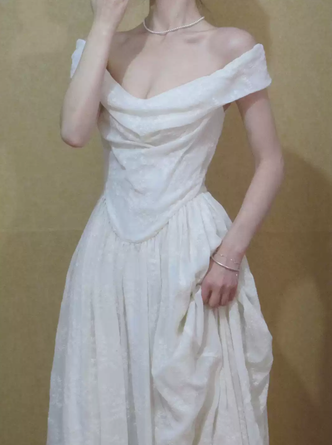 Superbe robe de mariée sirène bustier en satin et tulle, longue et en dentelle, C4563