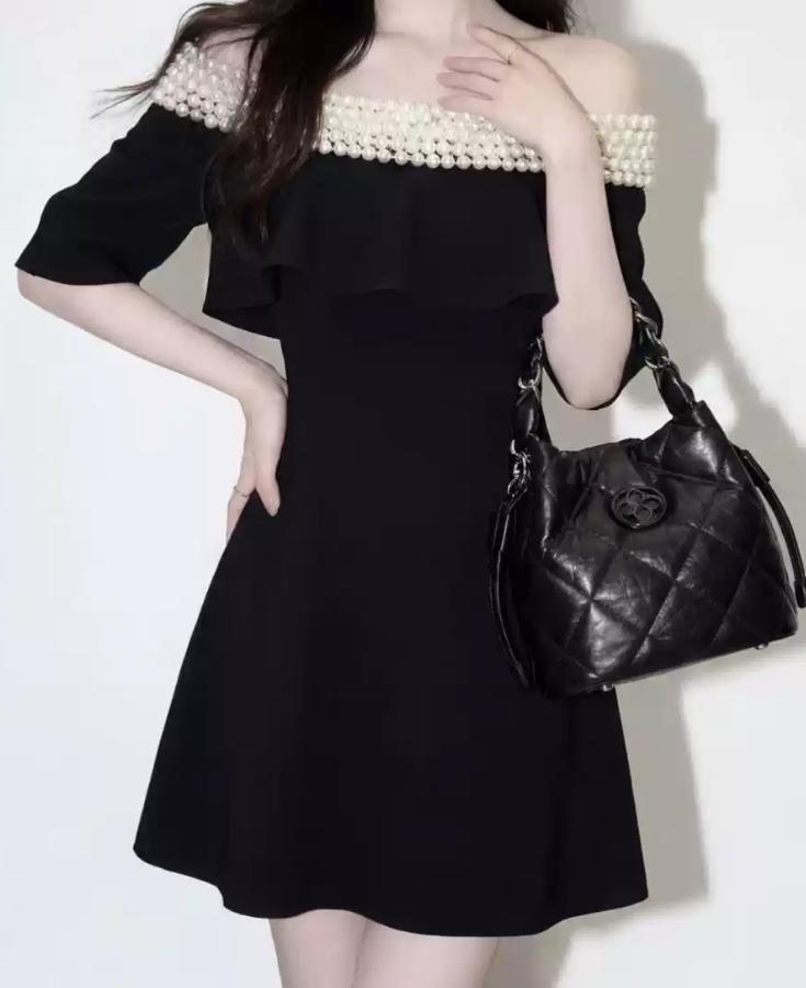 Mini robe de soirée en satin, sans bretelles, sans manches, ligne a, simple, C899