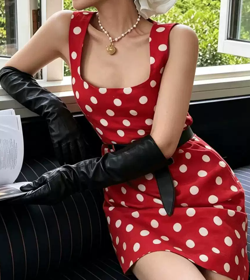 Mini robe de soirée en satin, sans bretelles, sans manches, ligne a, simple, C899