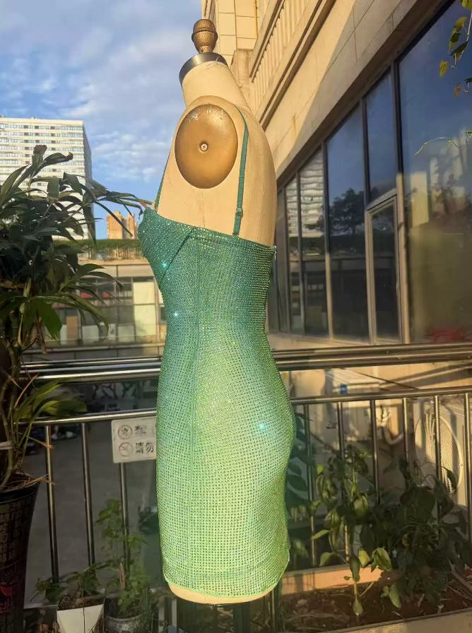 Glittering Spaghetti Straps Green Homecoming Dress Sequins Sheath Party Dress C9300