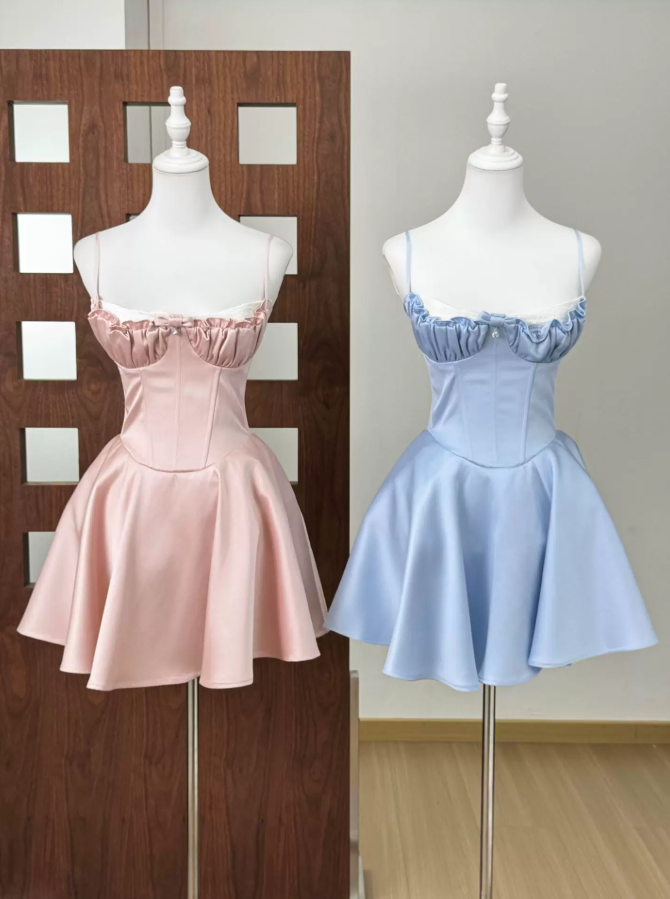 Mini robe de soirée en satin, sans bretelles, sans manches, ligne a, simple, C899