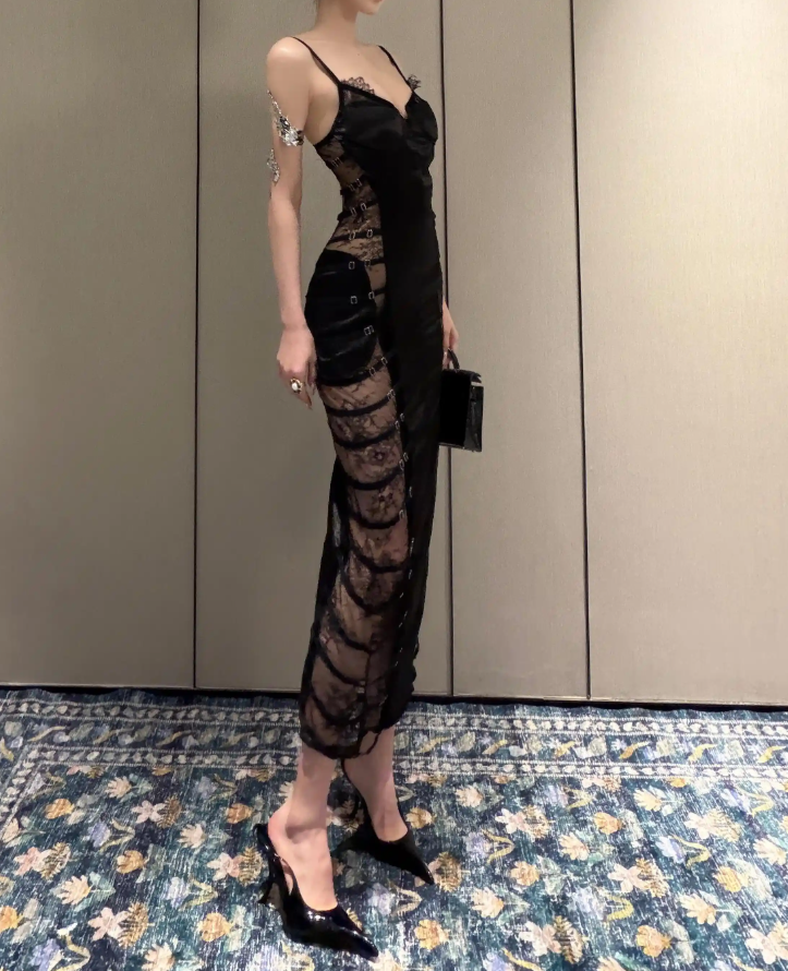 Playful Spaghetti Straps Prom Dress Black Lace Sheath Evening Dress C9313