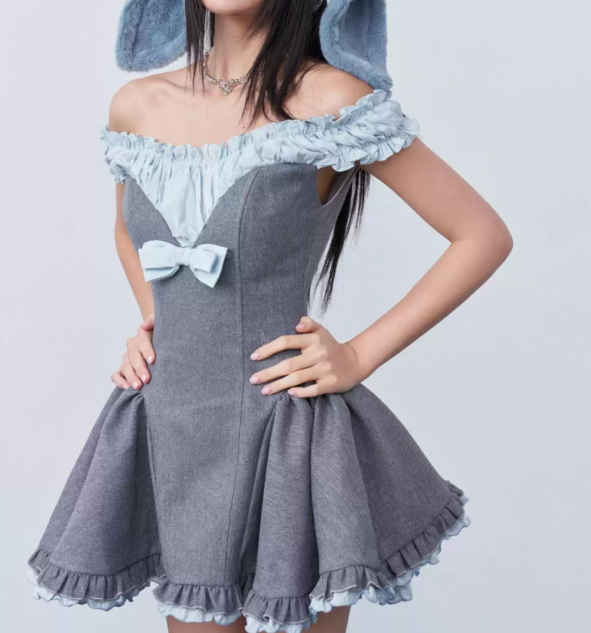 Classical Off-Shoulder Grey Homecoming Dress Ruffles Bow A-Line Party Dress C9316