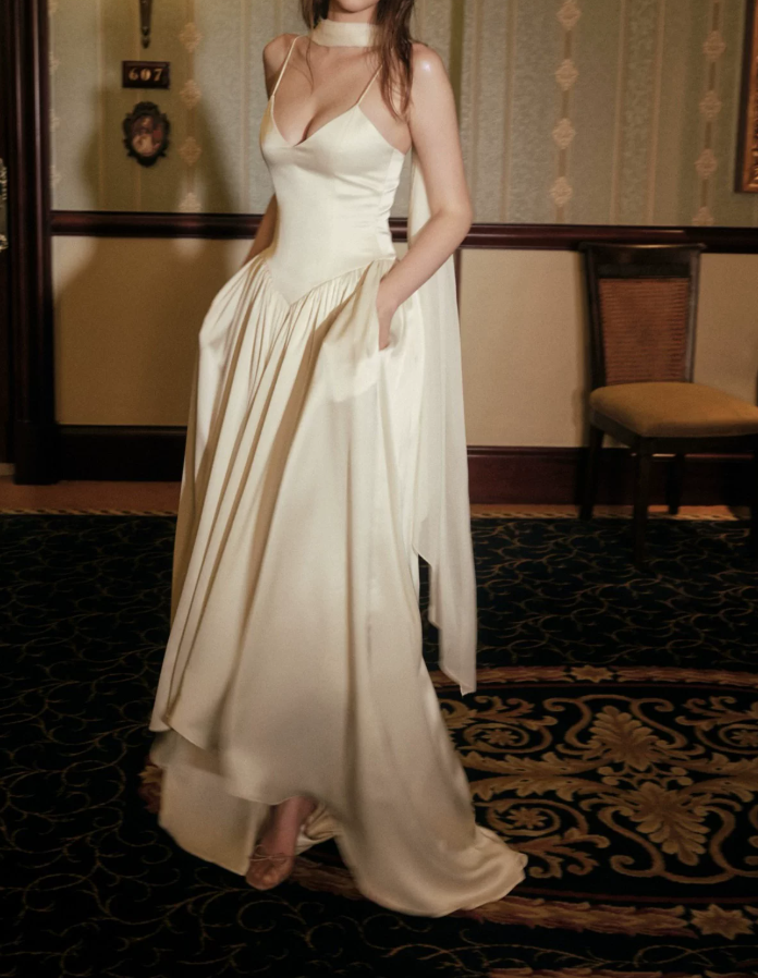 Superbe robe de mariée sirène bustier en satin et tulle, longue et en dentelle, C4563