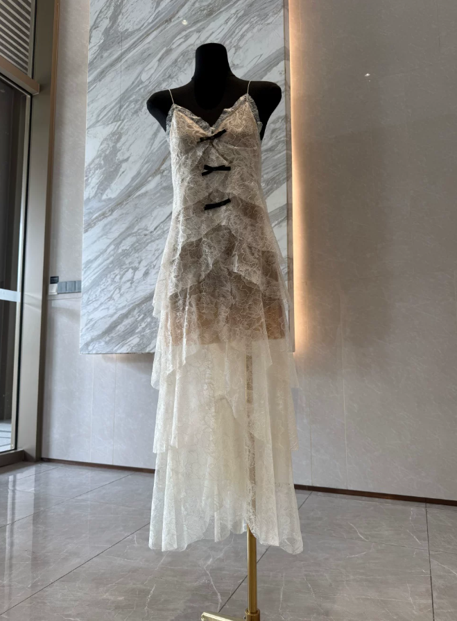 Robe de bal de princesse bustier à volants en satin long, robe de soirée C8117