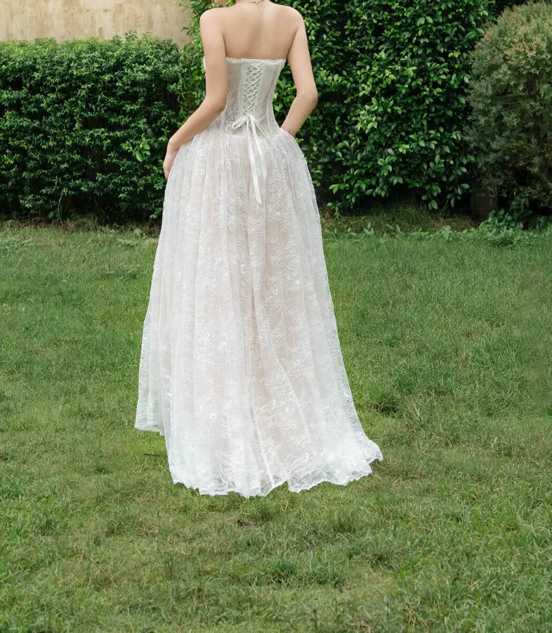 Romantic Strapless Wedding Dresses Appliques Lace A-Line Bridal Dress C9390