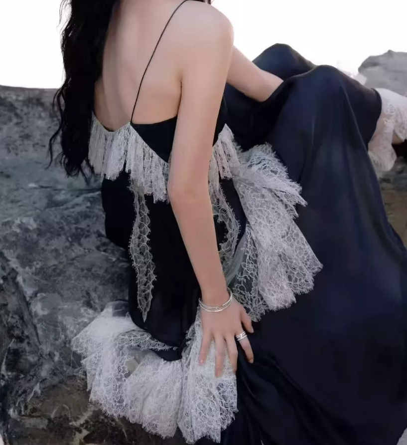 Charming Spaghetti Strap Black Prom Dress Lace Tiered A-Line Evening Dress C9391