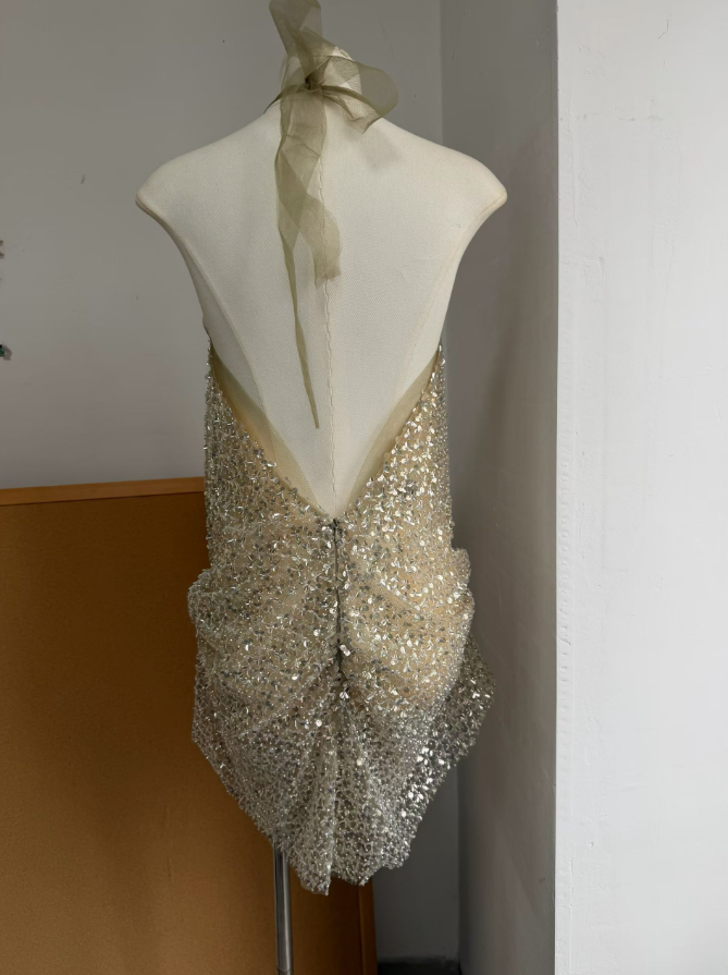 Mini robe de soirée en satin, sans bretelles, sans manches, ligne a, simple, C899