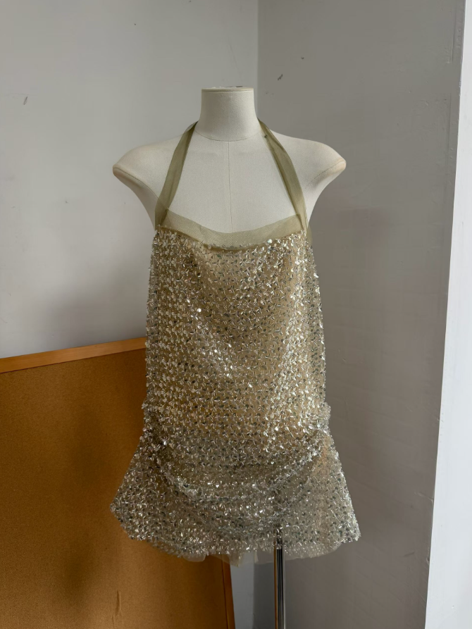 Mini robe de soirée en satin, sans bretelles, sans manches, ligne a, simple, C899