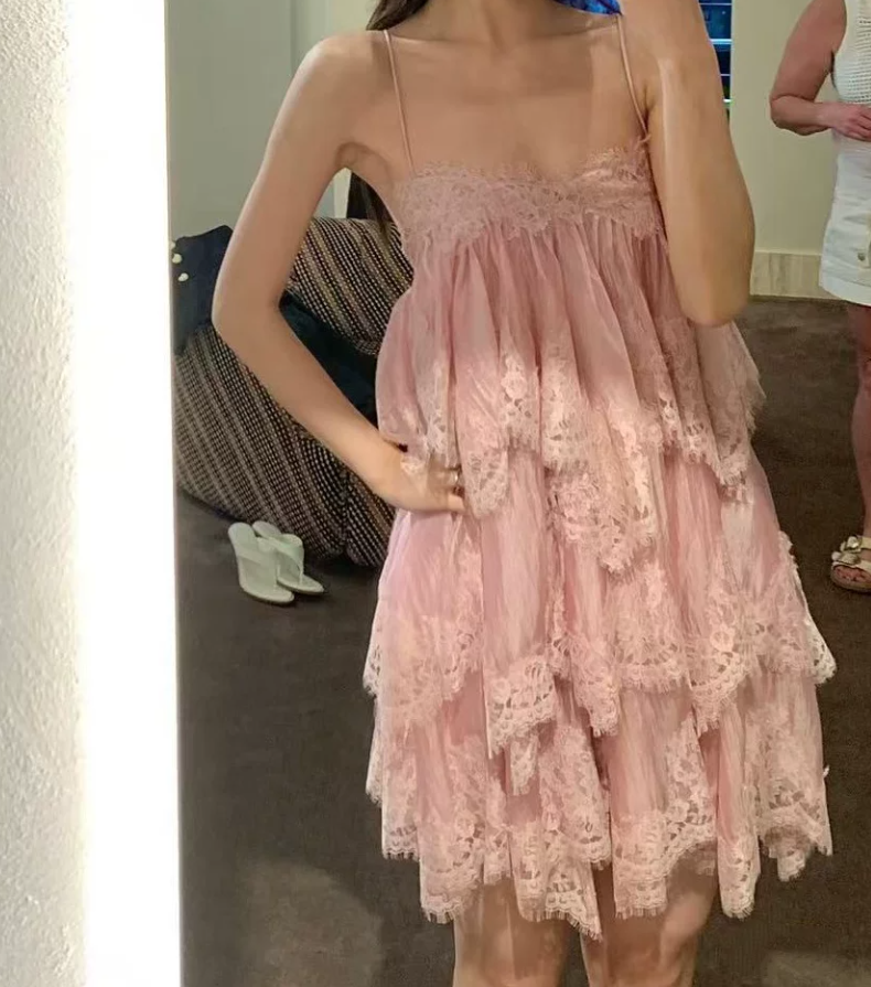 Fascinating Spaghetti Strap Homecoming Dress Lace Tiered A-Line Party Dress C9413