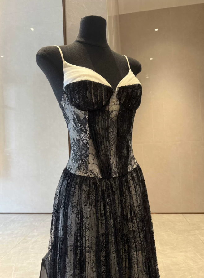 Robe de bal de princesse bustier à volants en satin long, robe de soirée C8117