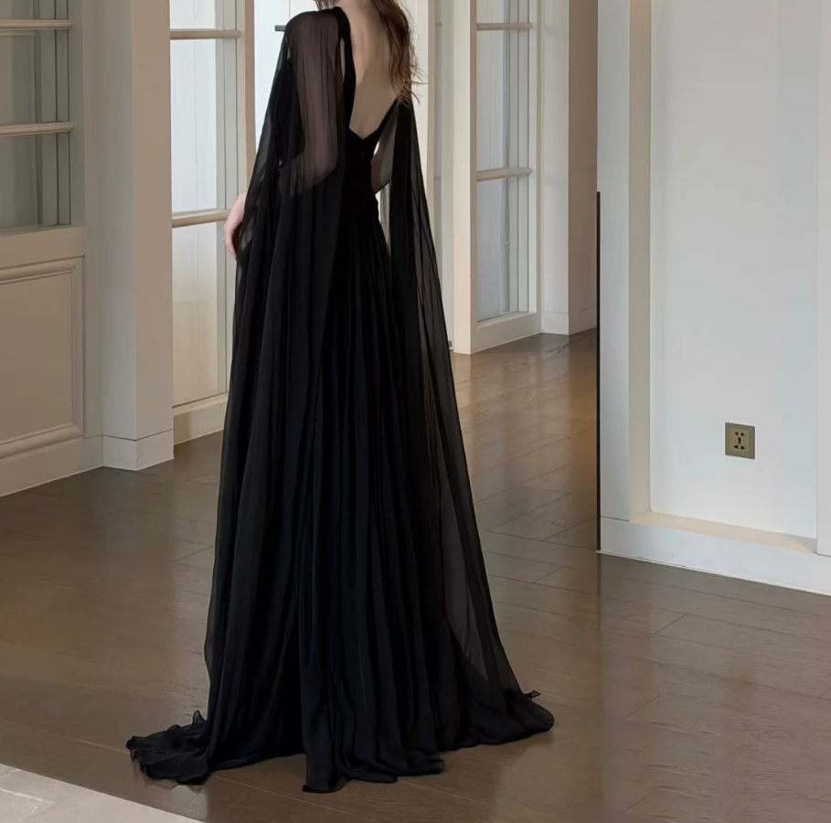 Flowy Halter Neck Prom Dress Black A-Line Evening Dress C9452