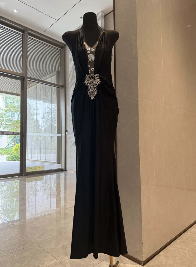 Glam Halter Neck Black Prom Dress Beading Mermaid Evening Dress C9453