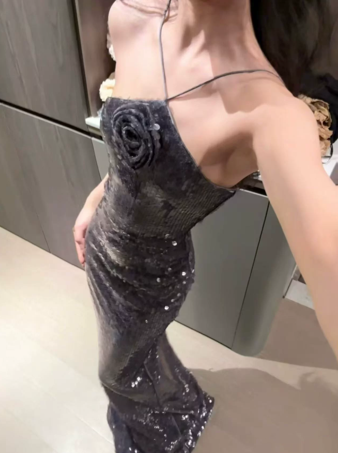 Glittering Halter Neck Gray Prom Dress Sequins Mermaid Evening Dress C9468