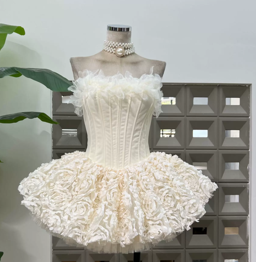 Mini robe de soirée en satin, sans bretelles, sans manches, ligne a, simple, C899